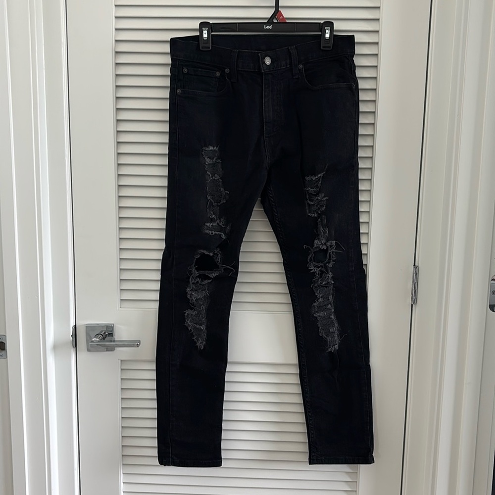 Black Levi ripped jeans